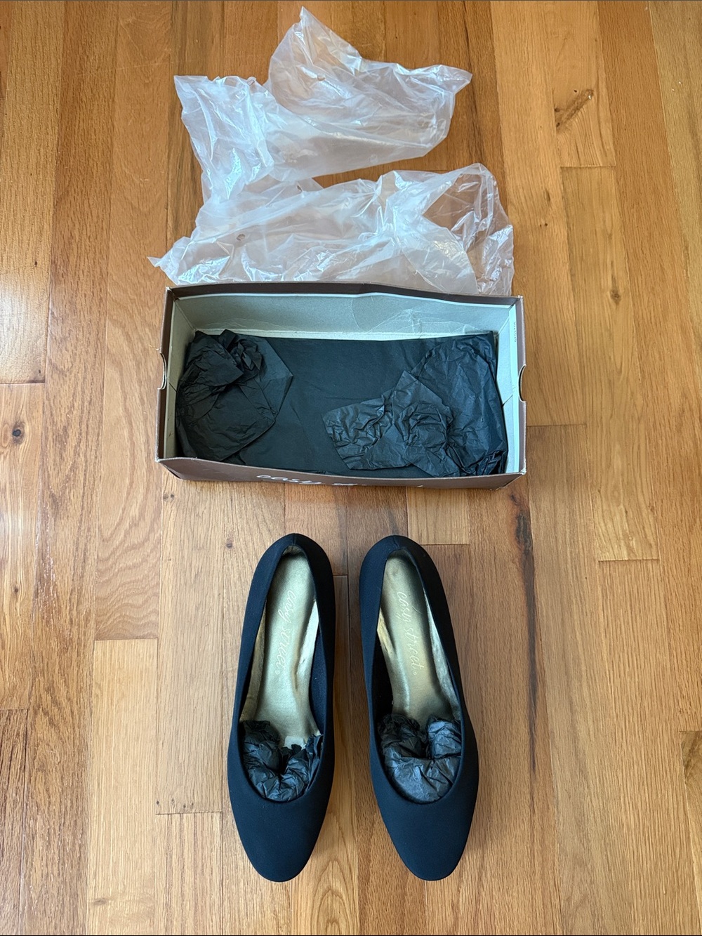 Easy Street Black Pumps